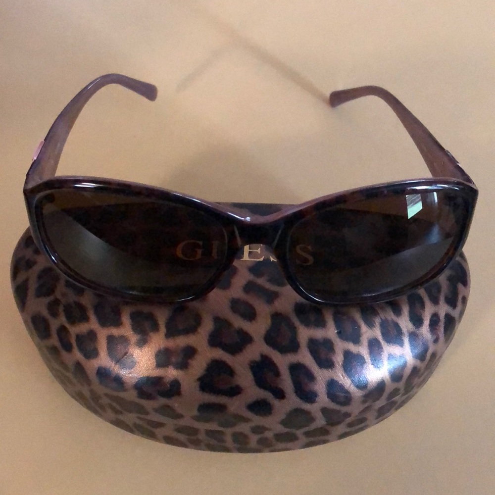 Guess sunglasses 🕶